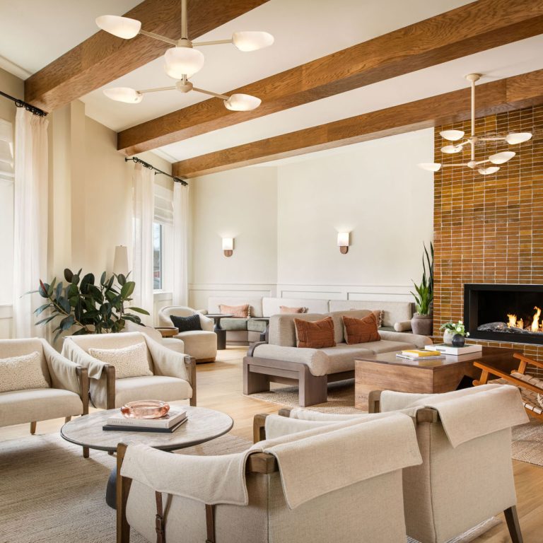 LR mainseating 768x768